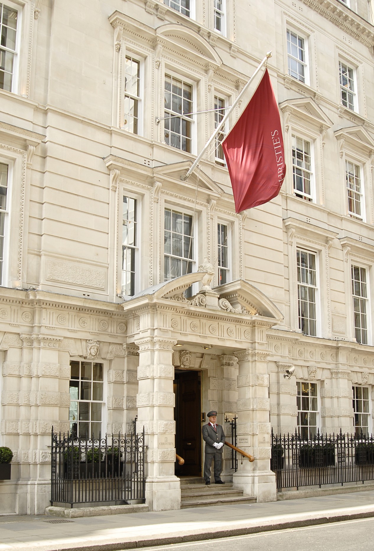 Facade de la maison Christie's sur King Street a Londres, siege historique depuis 1824
