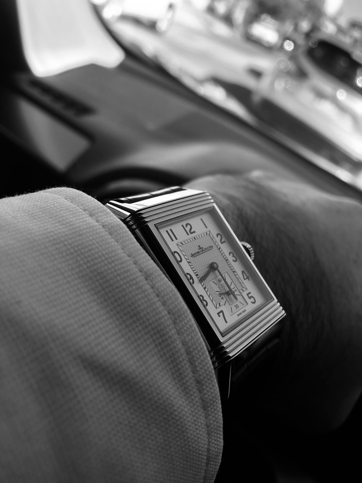 Montre Jaeger-LeCoultre Reverso avec son boitier reversible Art Deco depuis 1931