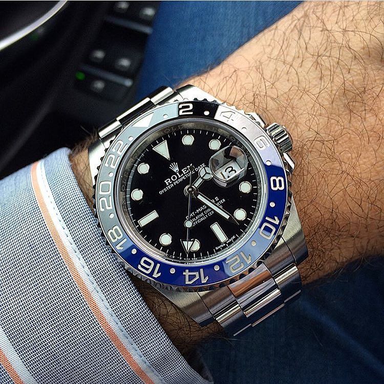 Rolex GMT-Master II avec lunette Cerachrom bicolore, icone des montres de voyage