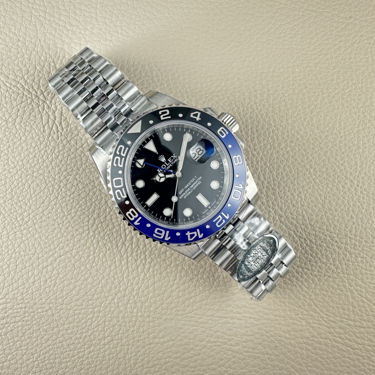 Rolex GMT-Master II, detail de la lunette bicolore Cerachrom en ceramique