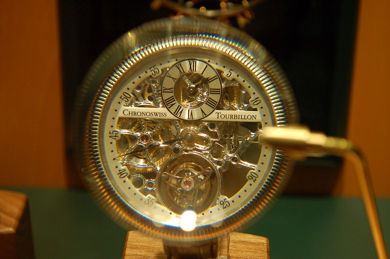 Mouvement de montre à tourbillon, vue depuis le cadran